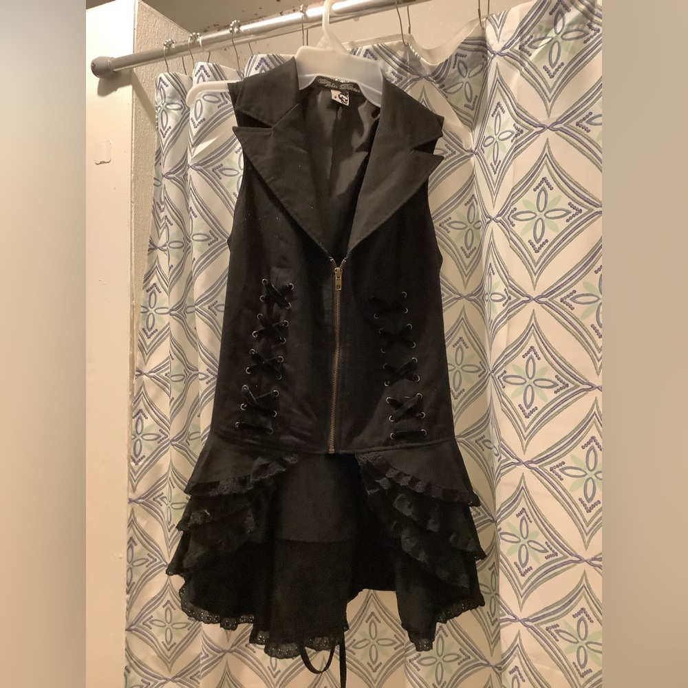 SPIN DOCTOR vintage black front zipper Victorian ruffle vest